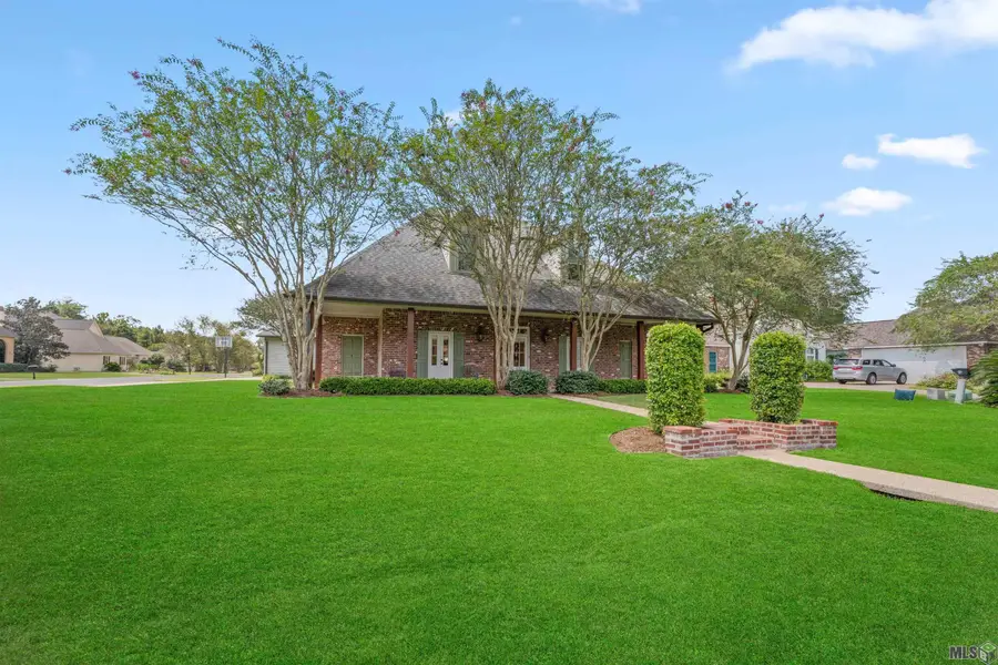 6342 Riverbend Lakes Dr, Baton Rouge, LA 70820 - Image #3