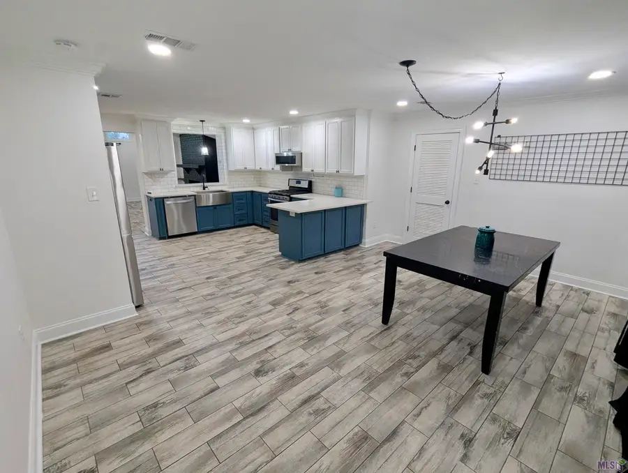 658 Lakeview Dr, Denham Springs, LA 70726 - Image #2