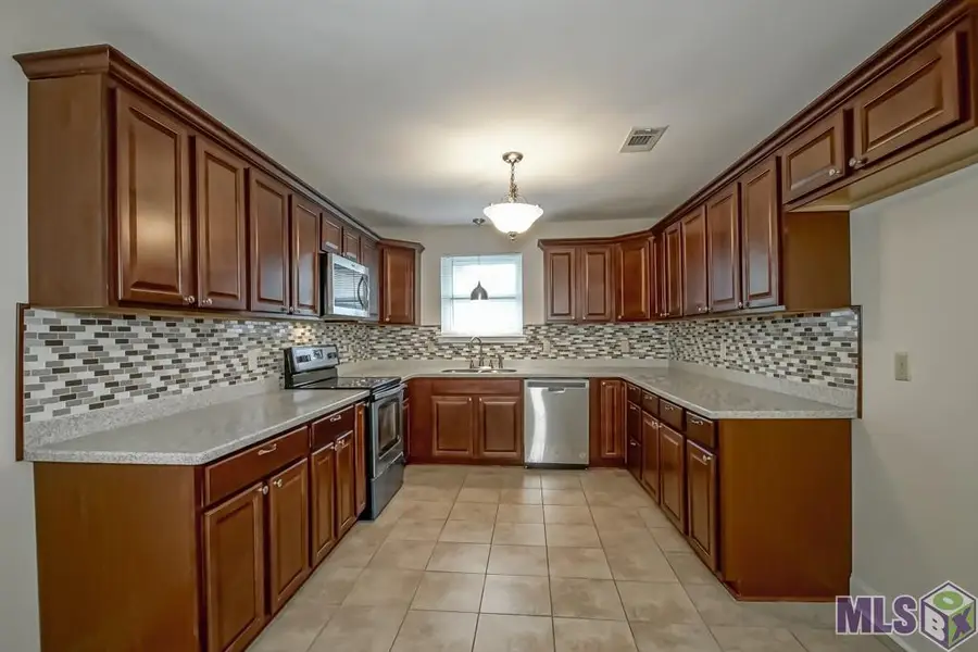 16828 Bristoe Ave, Baton Rouge, LA 70816 - Image #2