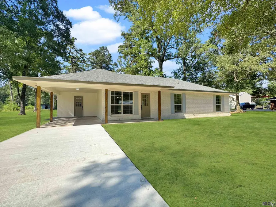 10735 Sherrie Ln, Denham Springs, LA 70726 - Image #2