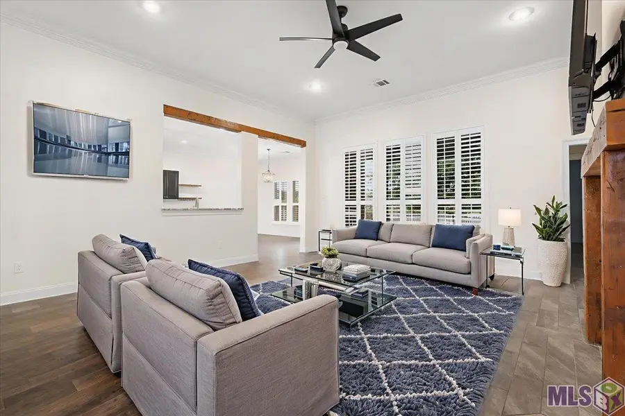 8257 Quiet Creek Dr, Denham Springs, LA 70726 - Image #2