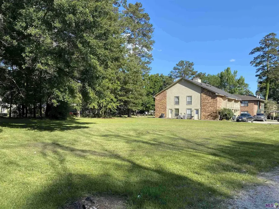3422 & 3 448 King Bradford Dr, Baton Rouge, LA 70816 - Image #2