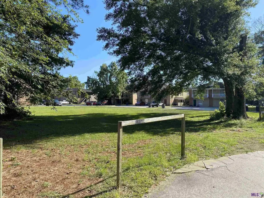 3422 & 3 448 King Bradford Dr, Baton Rouge, LA 70816 - Image #3