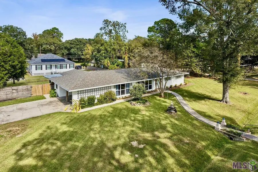 410 E Weber St, Gonzales, LA 70737 - Image #2