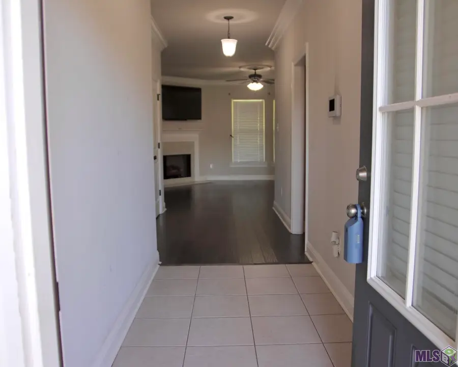 39193 Majestic Wood Ave, Gonzales, LA 70737 - Image #2