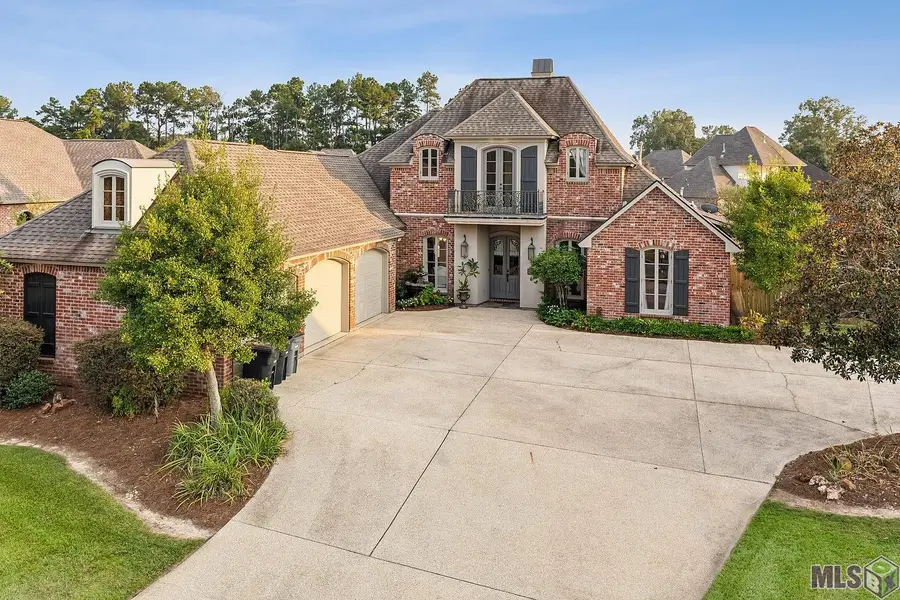 18522 Lake Stream Dr, Greenwell Springs, LA 70739 - Image #2