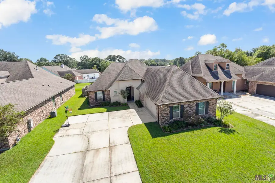 13272 Babin Estates Dr, Gonzales, LA 70737 - Image #2