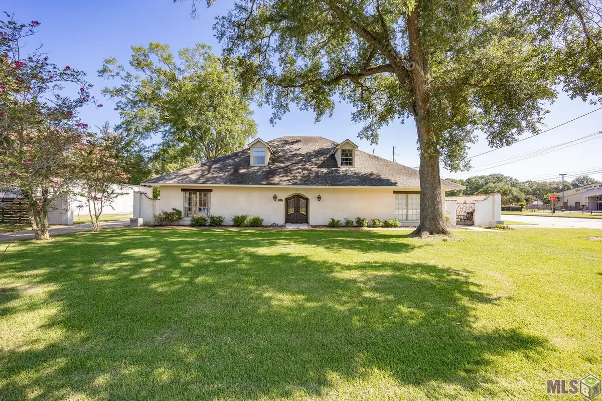 8851 Menlo Dr, Baton Rouge, LA 70808 - Image #1