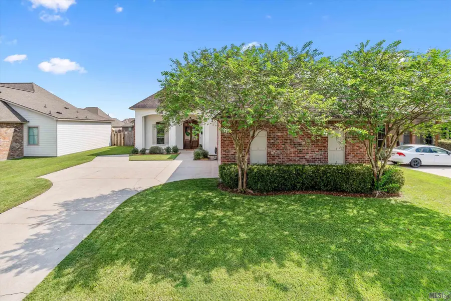 6214 Pelican Crossing Dr, Gonzales, LA 70737 - Image #2