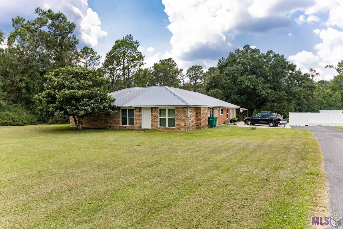 301 Efferson Ln, Greensburg, LA 70441 - #1