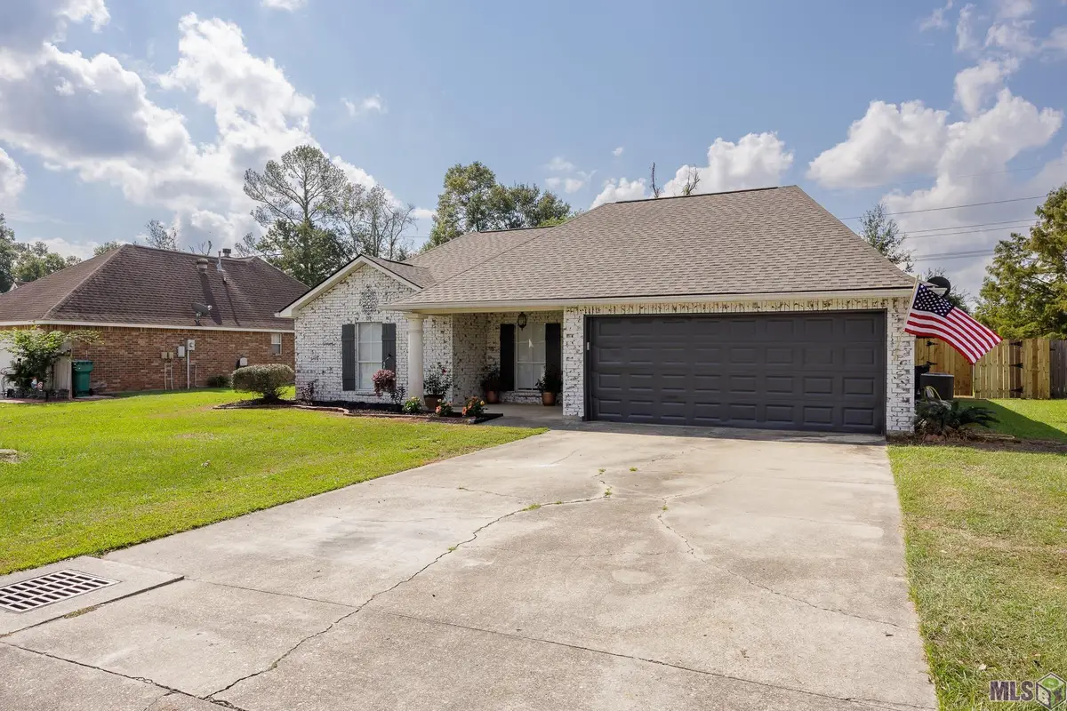 9136 Devereaux Dr, Denham Springs, LA 70706 - Image #1