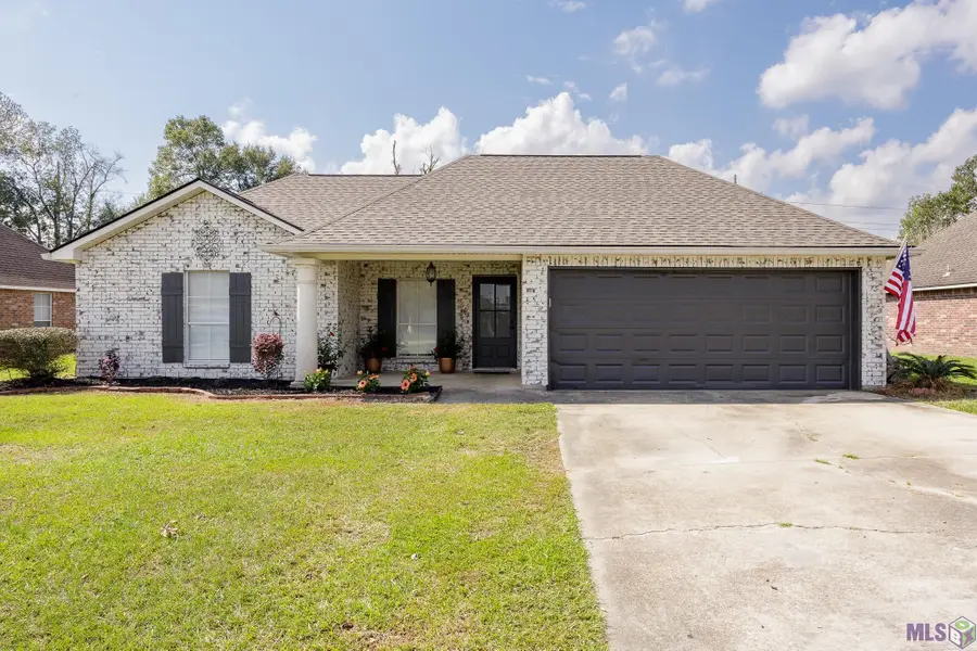 9136 Devereaux Dr, Denham Springs, LA 70706 - Image #2