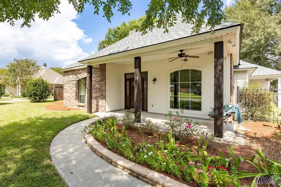 407 Gleason St, Brusly, LA 70719 - Image #2