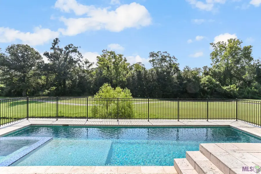 18556 Fairway Oaks Ct, Baton Rouge, LA 70809 - Image #3