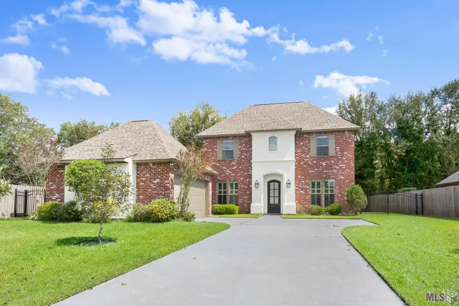 16574 Long Lake Dr, Prairieville, LA 70769 - Image #2