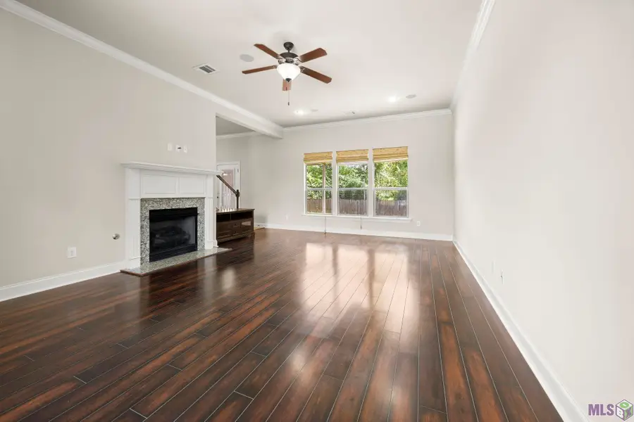 16574 Long Lake Dr, Prairieville, LA 70769 - Image #3