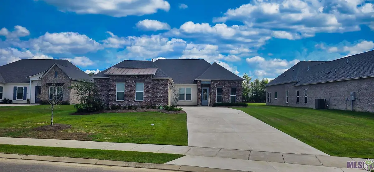 10323 Oak Colony Blvd, Baton Rouge, LA 70817 - Image #1