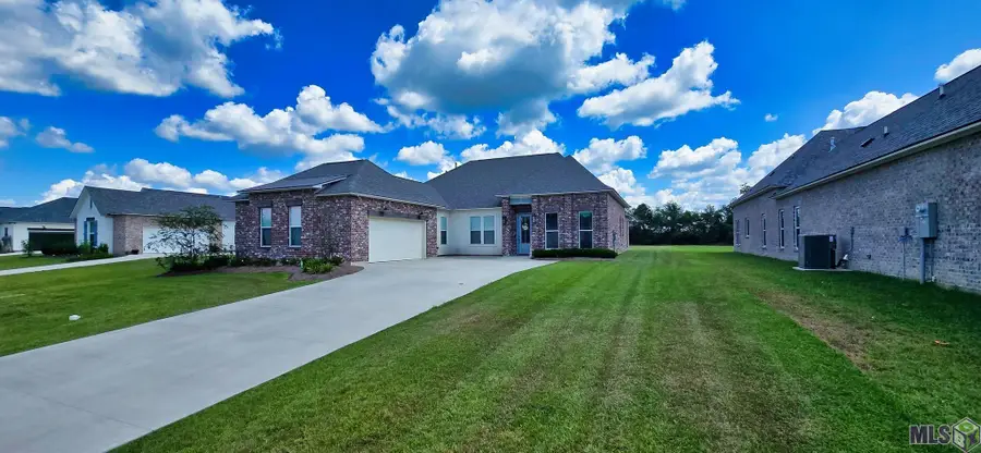 10323 Oak Colony Blvd, Baton Rouge, LA 70817 - Image #2