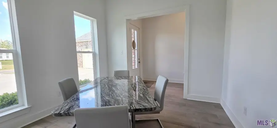 10323 Oak Colony Blvd, Baton Rouge, LA 70817 - Image #3