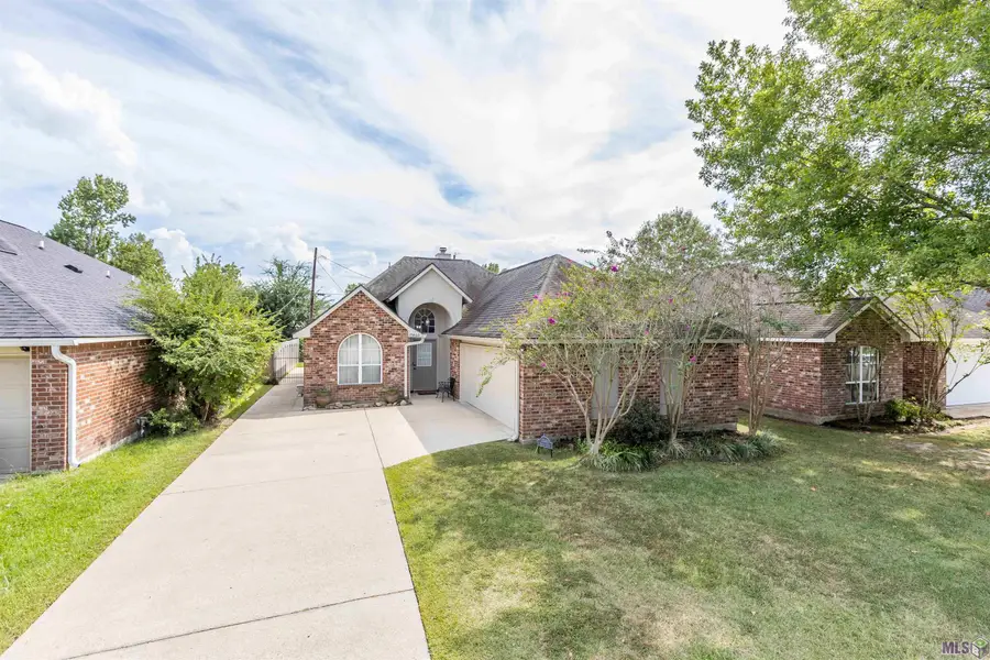 17460 Kaitlyn Dr, Baton Rouge, LA 70817 - Image #2