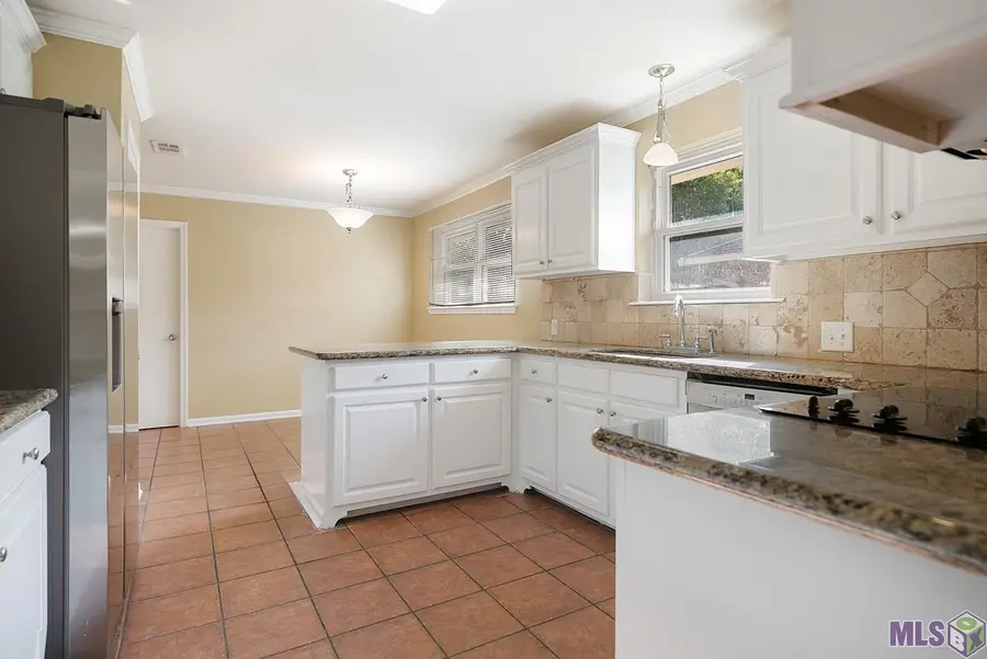 1041 Crescent Dr, Baton Rouge, LA 70806 - Image #3