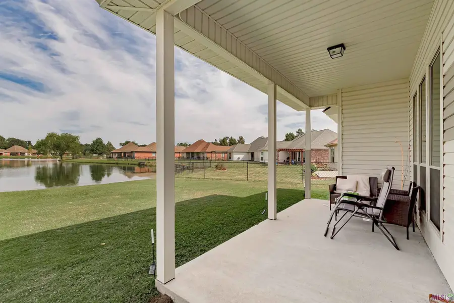 423 Lakeshore Dr, Oscar, LA 70762 - Image #2