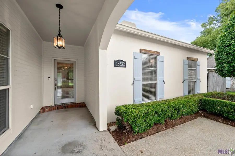 18532 Garden Oaks Dr, Baton Rouge, LA 70817 - Image #2