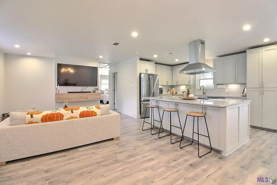 7964 Fairlane Dr, Denham Springs, LA 70726 - Image #3