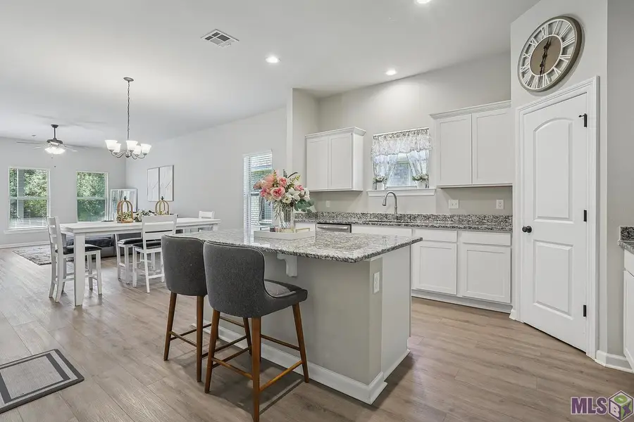 8182 Treeline Dr, Gonzales, LA 70737 - Image #2