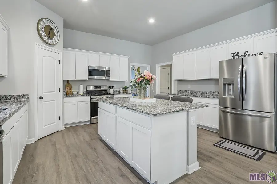 8182 Treeline Dr, Gonzales, LA 70737 - Image #3