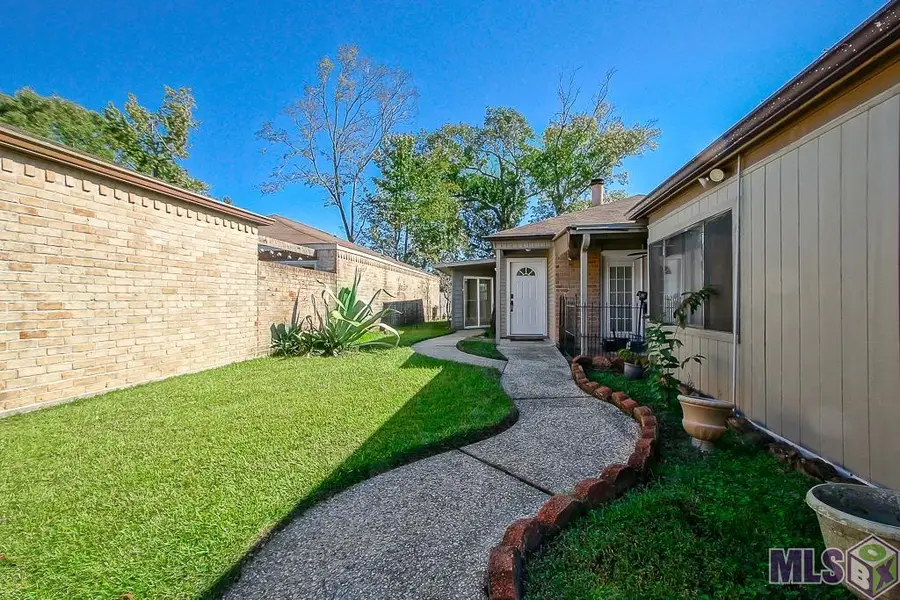 2331 Torrey Pine Dr, Baton Rouge, LA 70816 - Image #2