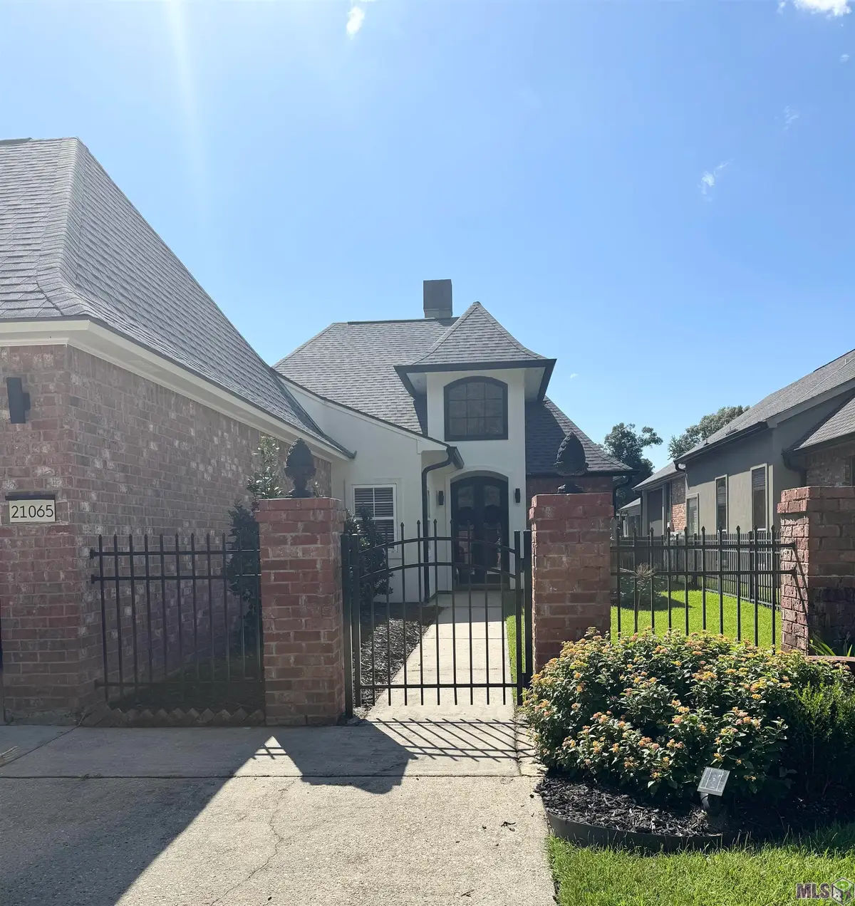 21065 Waterfront East Dr, Maurepas, LA 70449 - Image #1