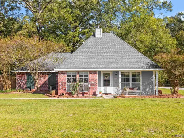 32606 Madeline Dr, Denham Springs, LA 70706