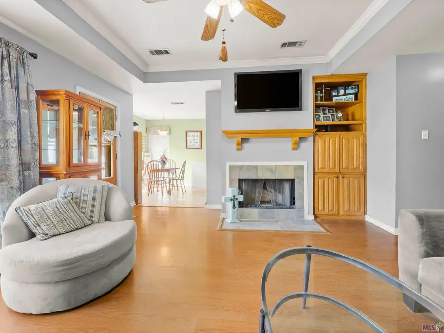 32606 Madeline Dr, Denham Springs, LA 70706 - Image #2