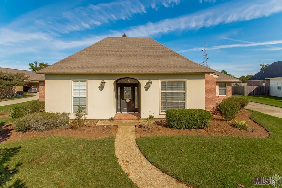 15518 Therese Ct, Prairieville, LA 70769 - Image #2