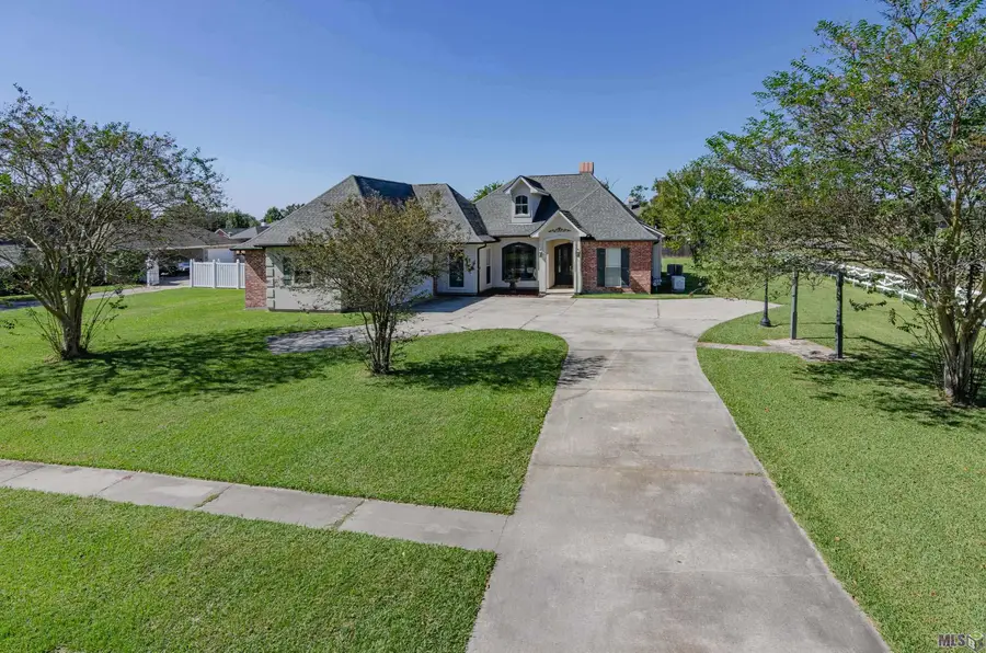 16559 Ole Homestead Ln, Prairieville, LA 70769 - Image #2