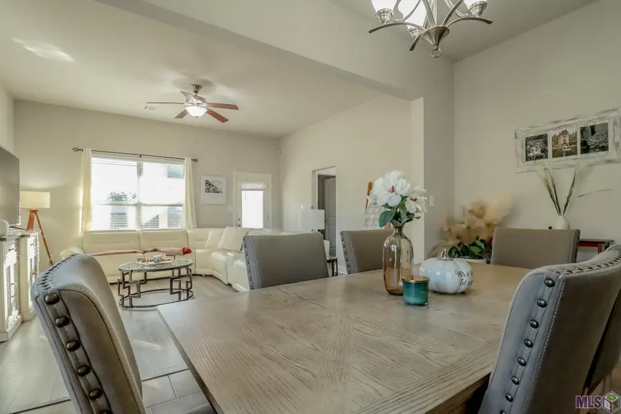 1722 S Gonzales Trace Ave, Gonzales, LA 70737 - Image #2