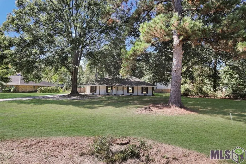 11205 Lazy Lake Dr, Baton Rouge, LA 70818 - #1