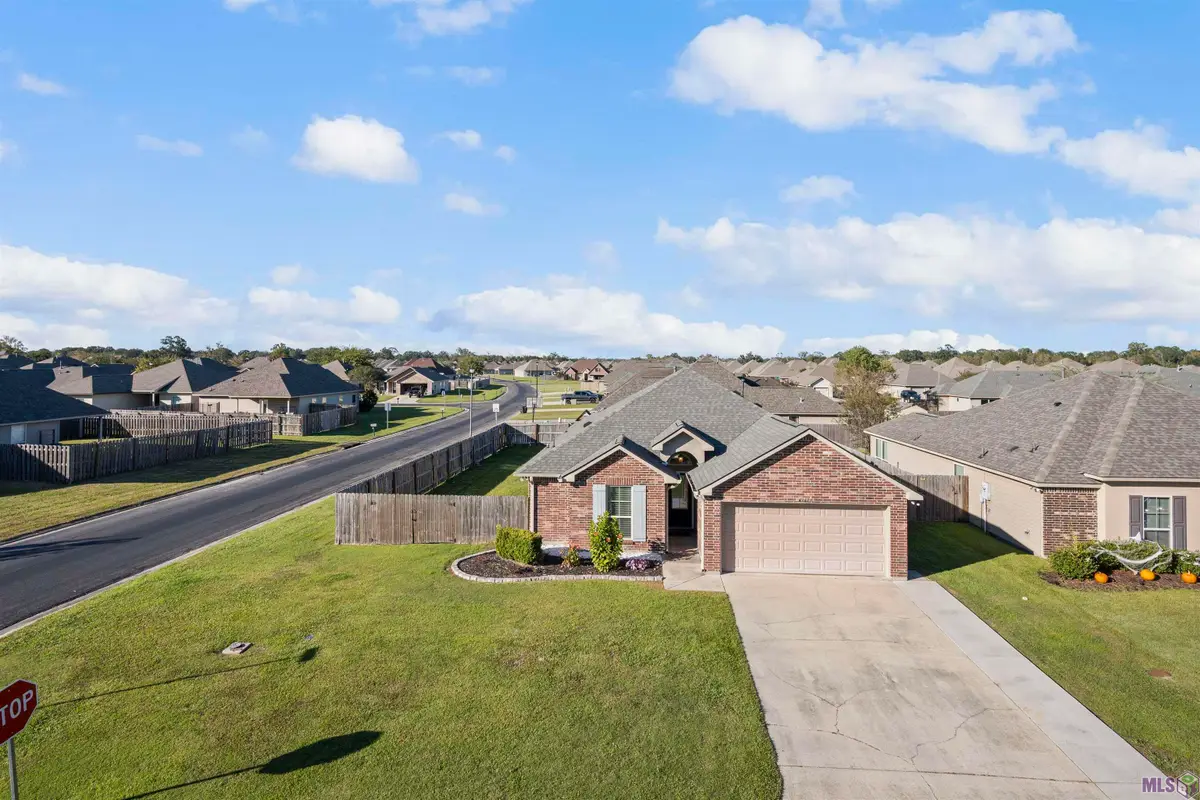 42426 Palmstone Ave, Prairieville, LA 70769 - Image #1