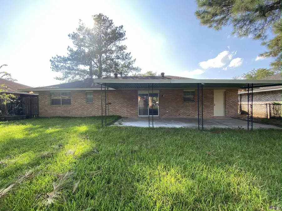 2046 Oak Grove Dr, Baton Rouge, LA 70815 - Image #2