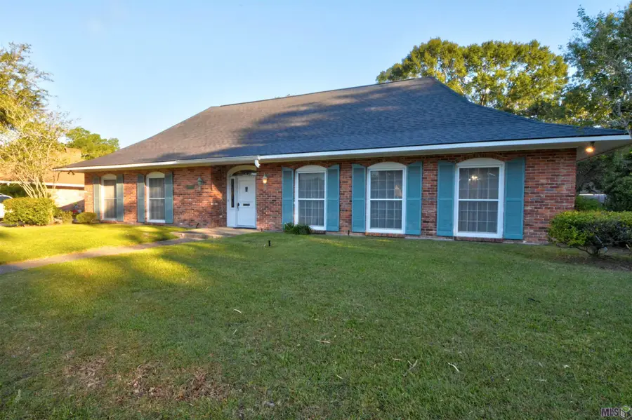 10429 Firelight Ave, Baton Rouge, LA 70815 - Image #2