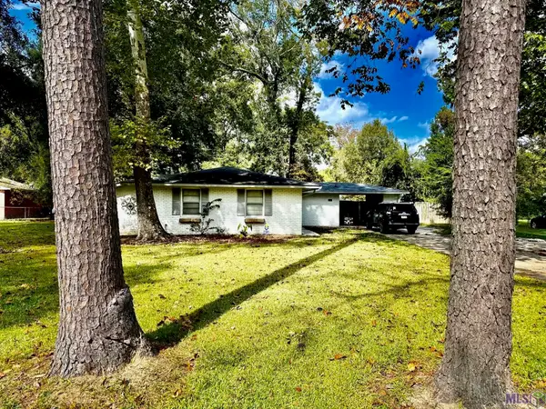 9823 S Riveroaks Dr, Baton Rouge, LA 70815