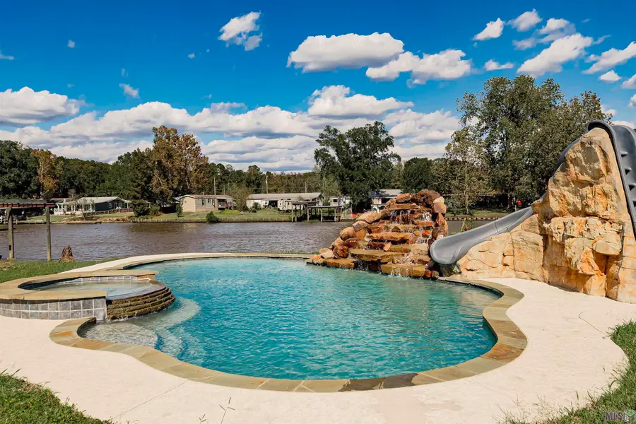 13188 Bayou Terrace Dr, Saint Amant, LA 70774 - Image #2