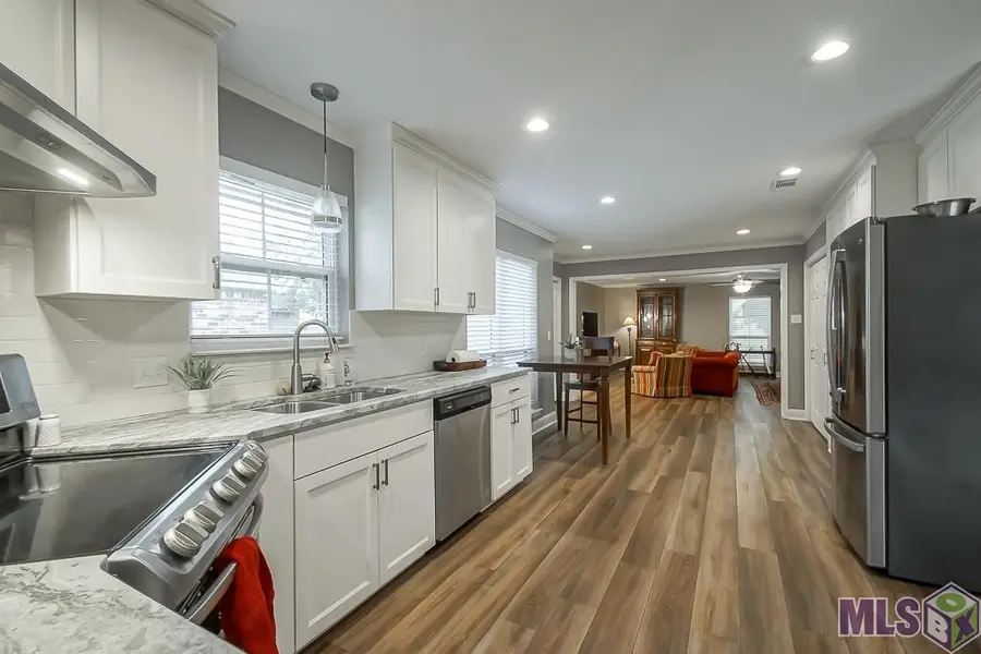 18733 W Lake Terrace Dr, Baton Rouge, LA 70817 - Image #2