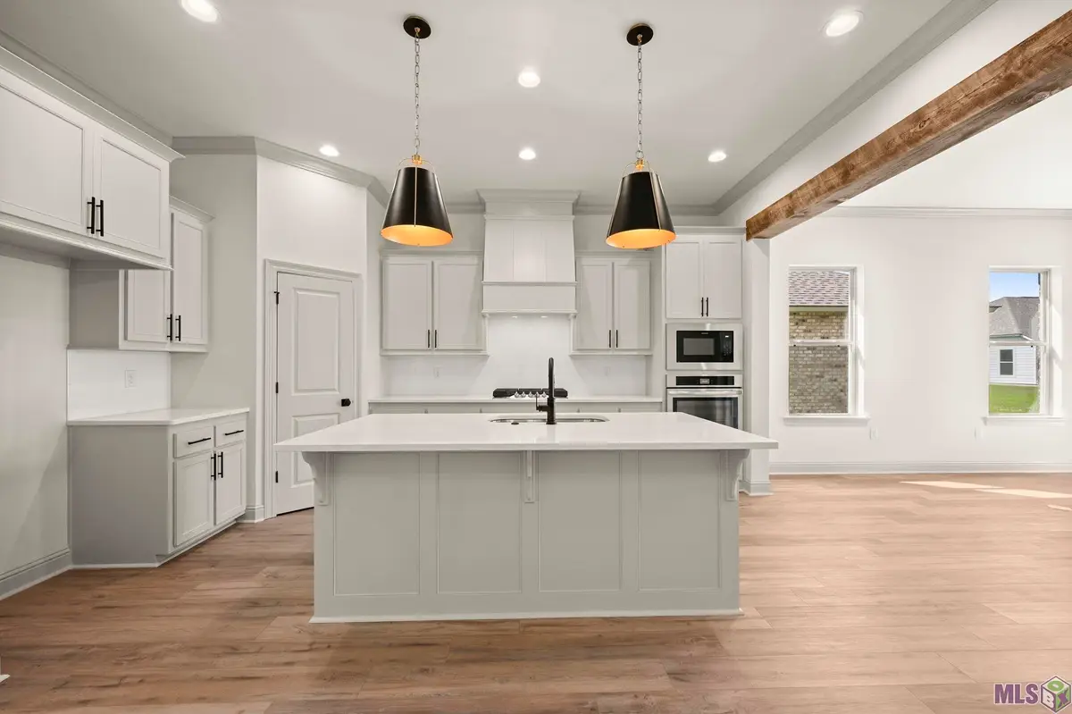 15207 Hazelwood Ct, Prairieville, LA 70769 - #1