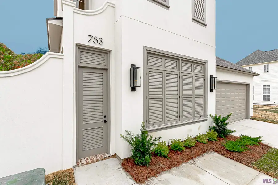 753 Louise James Dr, Baton Rouge, LA 70806 - Image #2