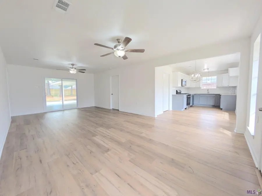 305 Celeste Dr, Baker, LA 70714 - Image #2