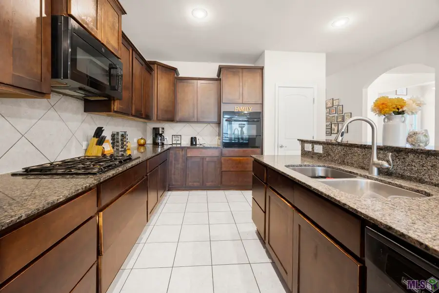 6729 Royal Oaks Ct, Zachary, LA 70791 - Image #2