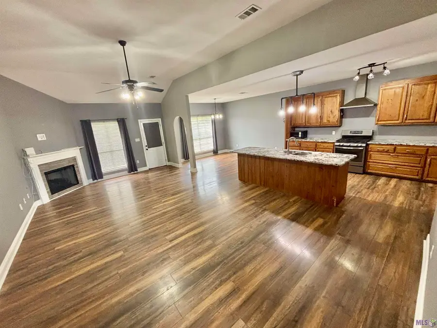 23776 Sandalwood Dr, Denham Springs, LA 70726 - Image #3