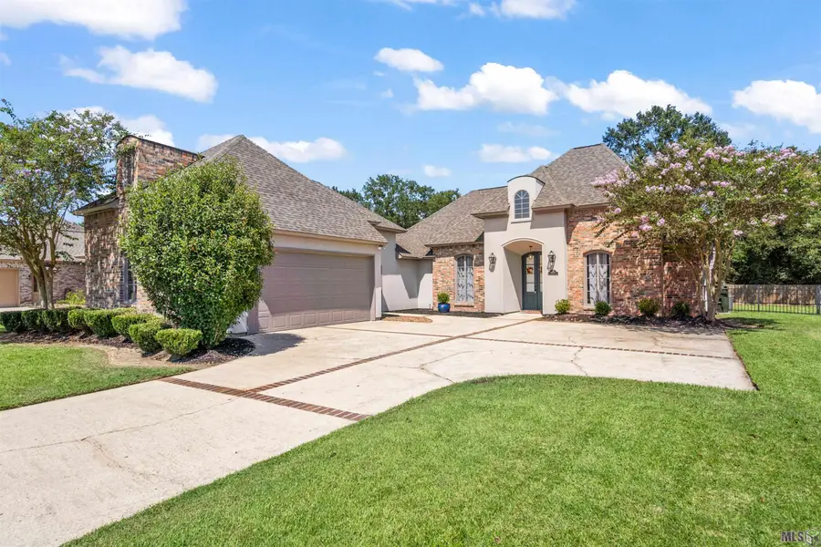 18468 Lake Harbor Ln, Prairieville, LA 70769 - Image #2